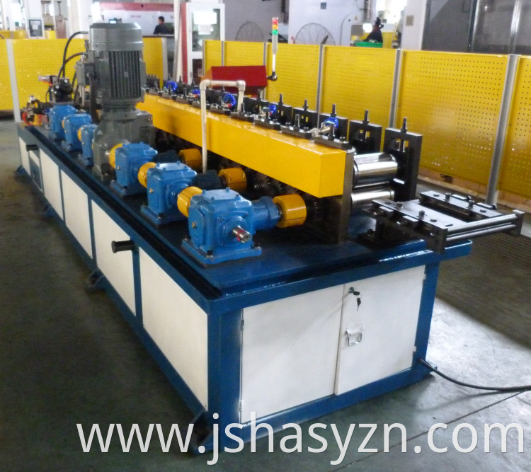 Reinforcing rib cold bending equipment